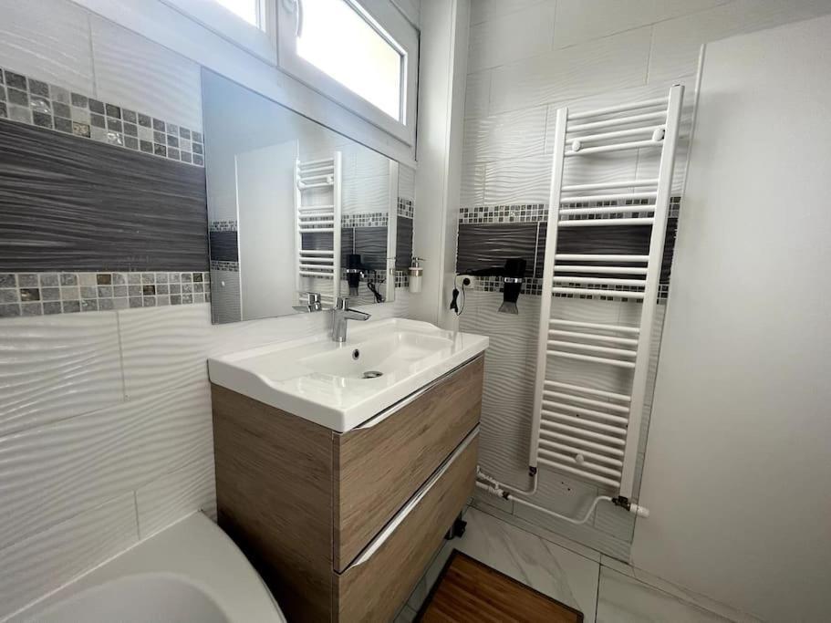 Hana Home Mantes-La-Jolie 6 Personnes Parking Public Gratuit Business&Family Exteriér fotografie